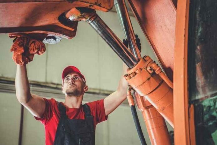Top 6 Heavy Equipment Maintenance Tips