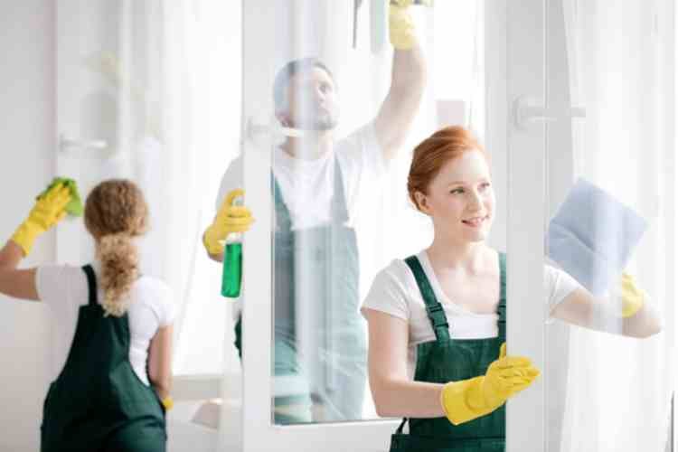3 Benefits of Hiring Monthly Cleaning Services for Your Home