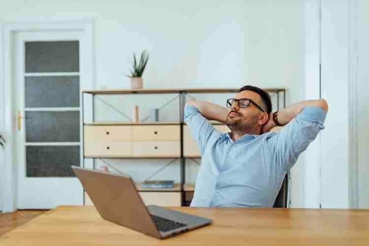 Breaking Free from the 9 to 5: A Guide to Nontraditional Work