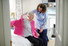 Caring for Someone With Early Signs of Dementia: What Really Helps Caring for Someone With Early Signs of Dementia