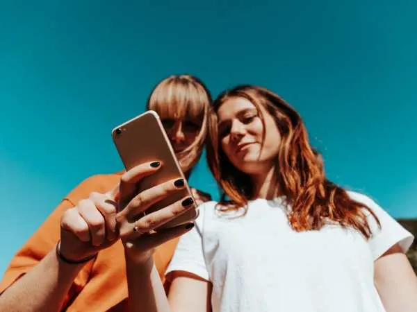 How to Create Engaging Posts and Stay Updated with Social Media News